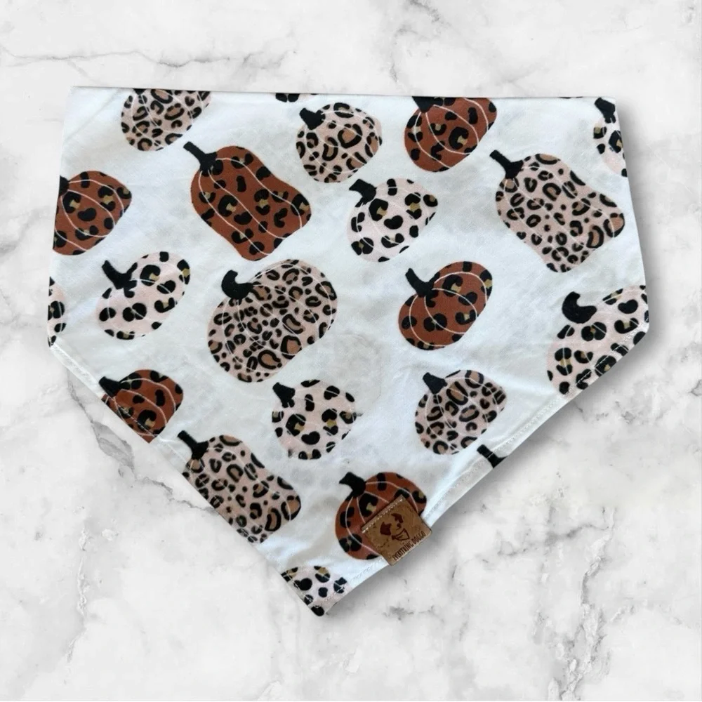 DOG Bandana - Leopard Pumpkins - Size L Large